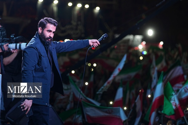 تجمع شبانه مردم در حمایت از مدافعان وطن