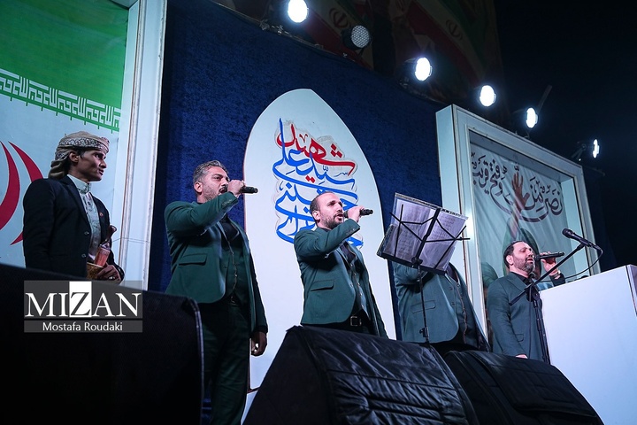 تجمع شبانه مردم در حمایت از مدافعان وطن