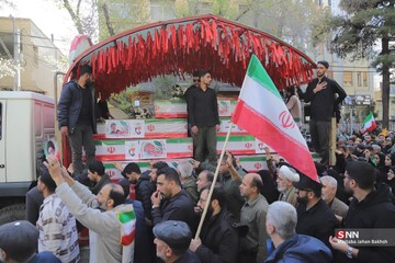 بدرقه و تشییع پیکر مطهر ۵۰ شهید جنگ رمضان در اصفهان