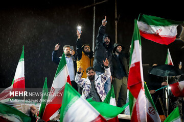 اجتماع حمایت از رزمندگان در مقابله با دشمن آمریکایی - صهیونی