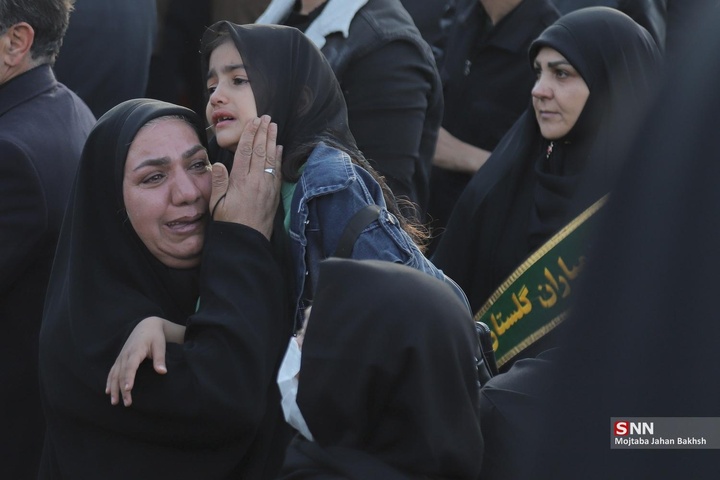 بدرقه و تشییع پیکر مطهر ۵۰ شهید جنگ رمضان در اصفهان