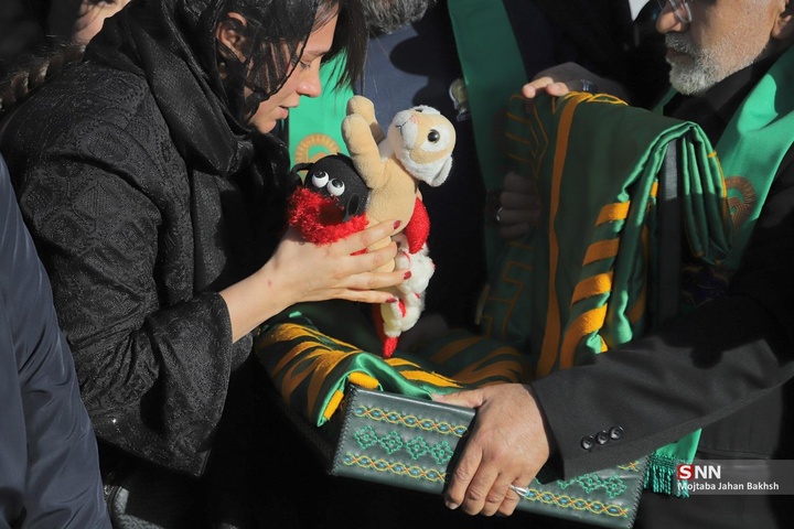 بدرقه و تشییع پیکر مطهر ۵۰ شهید جنگ رمضان در اصفهان