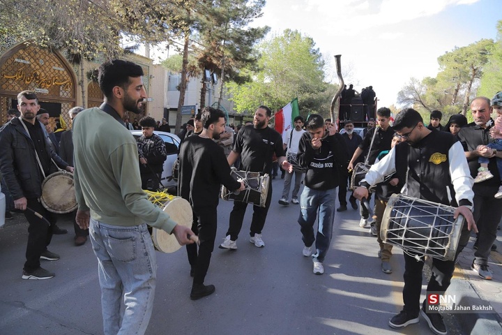 بدرقه و تشییع پیکر مطهر ۵۰ شهید جنگ رمضان در اصفهان