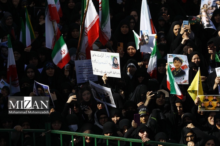 تشییع پیکر ۱۷ شهید حملات دشمن صهیونی آمریکایی - قم