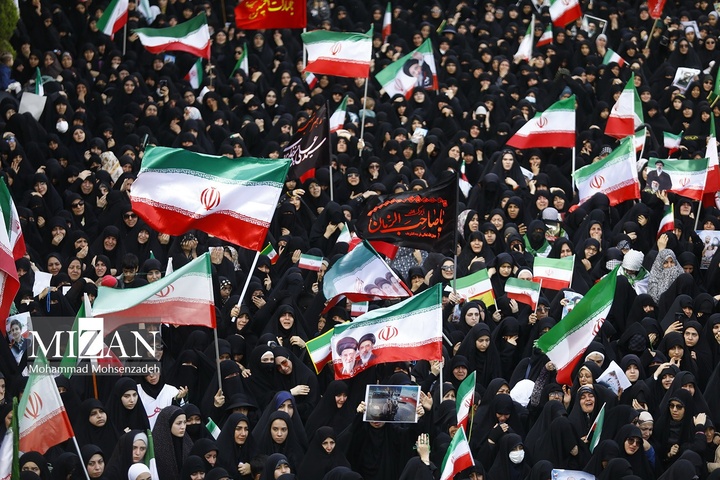 تشییع پیکر ۱۷ شهید حملات دشمن صهیونی آمریکایی - قم