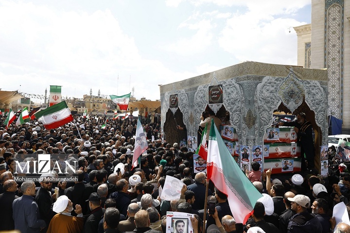 تشییع پیکر ۱۷ شهید حملات دشمن صهیونی آمریکایی - قم