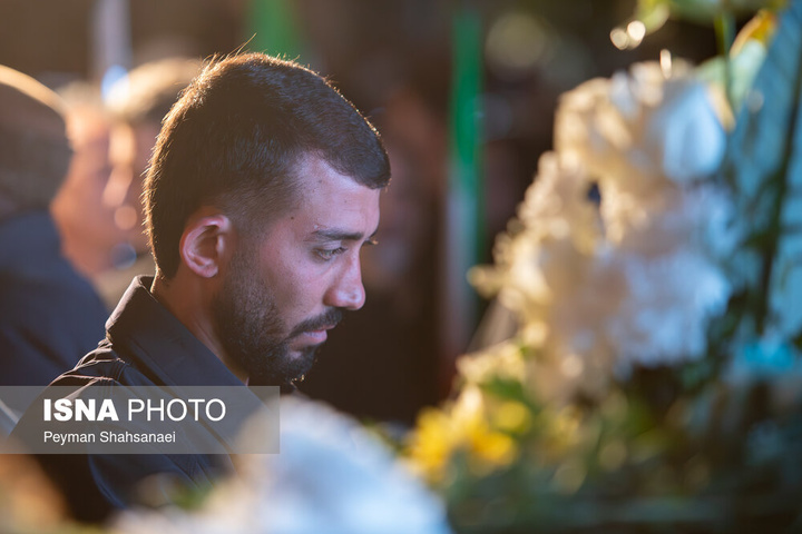 وداع شبانه مردم اصفهان با شهید «آوانس سیمونیان»