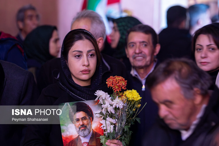 وداع شبانه مردم اصفهان با شهید «آوانس سیمونیان»