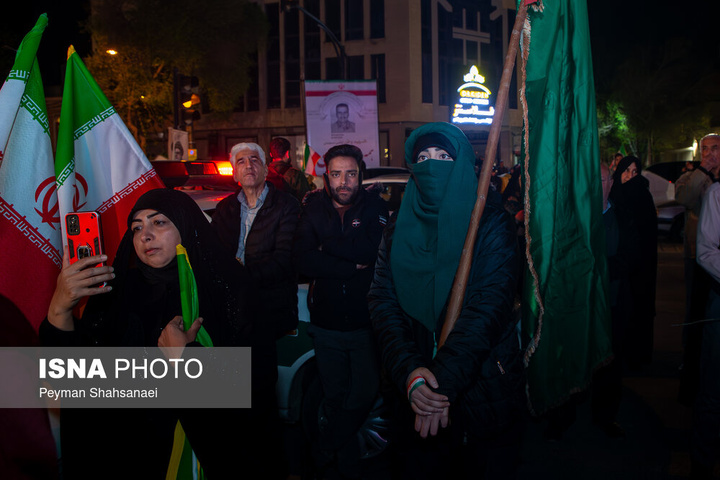 وداع شبانه مردم اصفهان با شهید «آوانس سیمونیان»