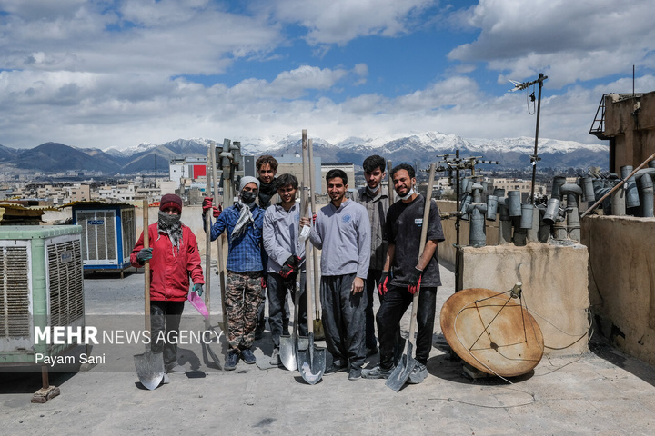 گروه‌های جهادی، پای کار بازسازی مناطق آسیب دیده در جنگ