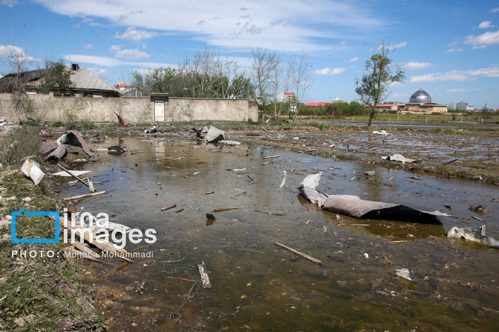 آثار حمله هوایی به روستای شفت گیلان در پی حمله متجاوزانه دشمن آمریکایی صهیونیستی به منطقه مسکونی در روستای عثماوندان از توابع شهرستان شفت استان گیلان ۶ نفر شهید و همچنین پنج منزل مسکونی کامل تخریب شده
