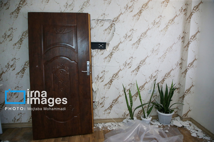 آثار حمله هوایی به روستای شفت گیلان در پی حمله متجاوزانه دشمن آمریکایی صهیونیستی به منطقه مسکونی در روستای عثماوندان از توابع شهرستان شفت استان گیلان ۶ نفر شهید و همچنین پنج منزل مسکونی کامل تخریب شده