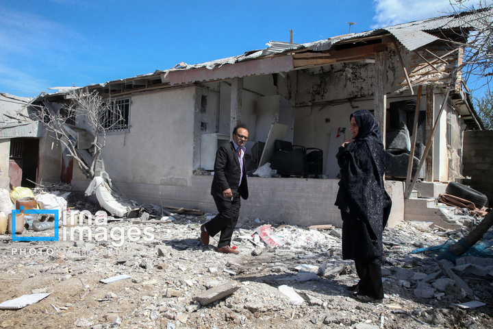 آثار حمله هوایی به روستای شفت گیلان در پی حمله متجاوزانه دشمن آمریکایی صهیونیستی به منطقه مسکونی در روستای عثماوندان از توابع شهرستان شفت استان گیلان ۶ نفر شهید و همچنین پنج منزل مسکونی کامل تخریب شده