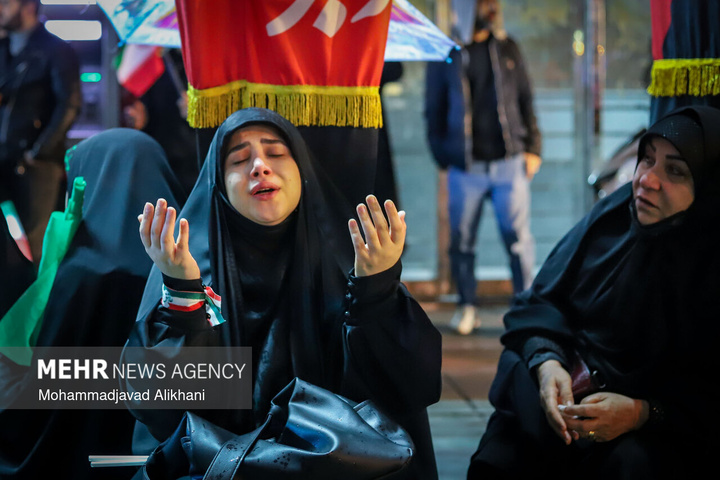 اجتماع حمایت از رزمندگان در مقابله با دشمن آمریکایی - صهیونی