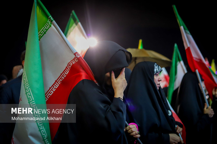 اجتماع حمایت از رزمندگان در مقابله با دشمن آمریکایی - صهیونی