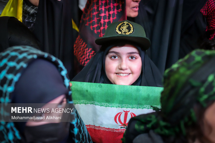 اجتماع حمایت از رزمندگان در مقابله با دشمن آمریکایی - صهیونی