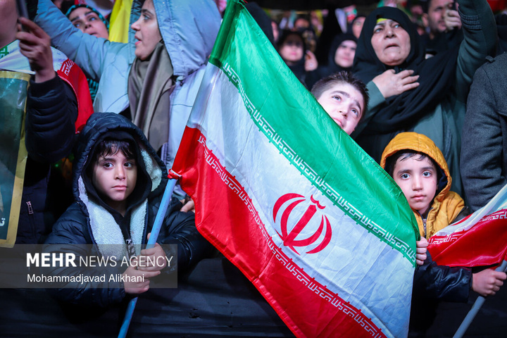 اجتماع حمایت از رزمندگان در مقابله با دشمن آمریکایی - صهیونی