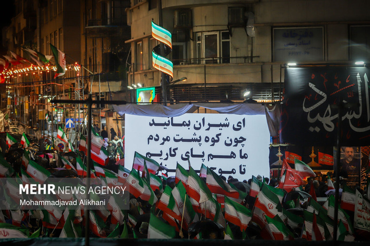 اجتماع حمایت از رزمندگان در مقابله با دشمن آمریکایی - صهیونی