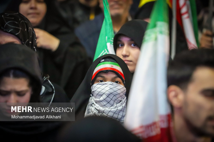 اجتماع حمایت از رزمندگان در مقابله با دشمن آمریکایی - صهیونی