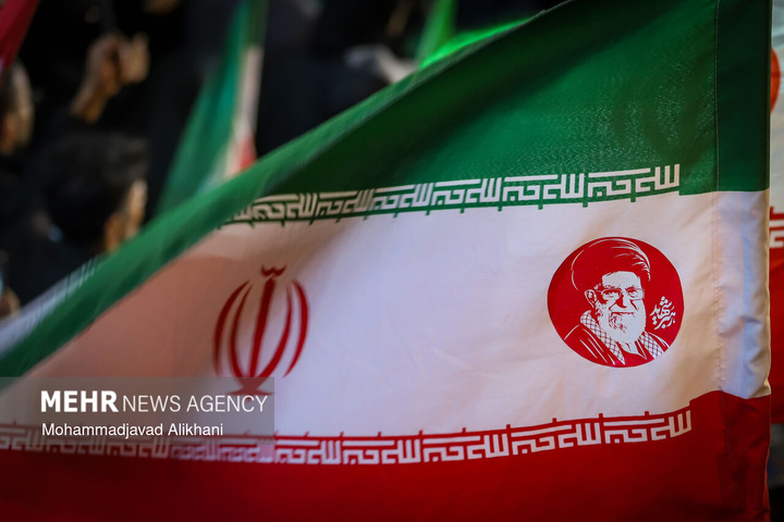 اجتماع حمایت از رزمندگان در مقابله با دشمن آمریکایی - صهیونی