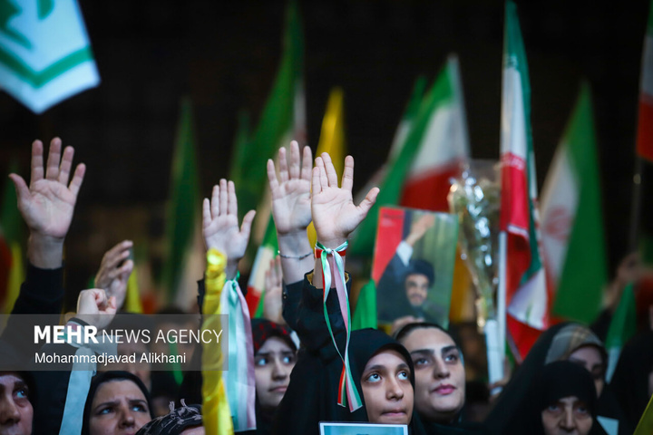 اجتماع حمایت از رزمندگان در مقابله با دشمن آمریکایی - صهیونی