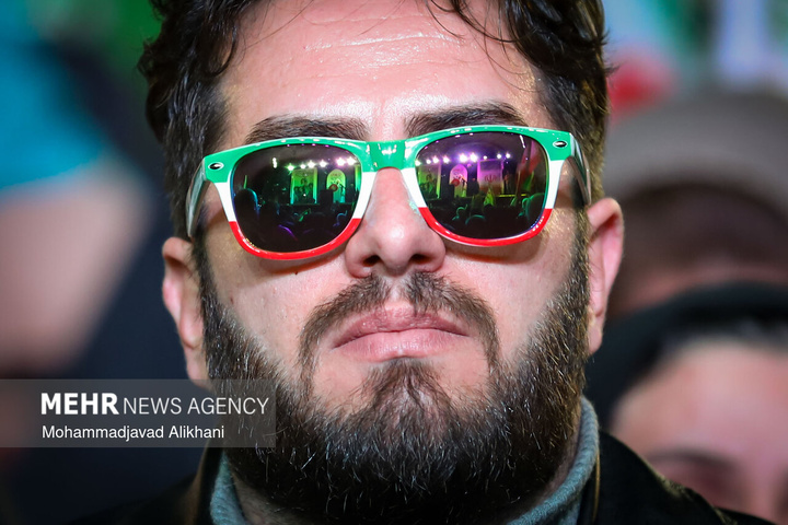 اجتماع حمایت از رزمندگان در مقابله با دشمن آمریکایی - صهیونی