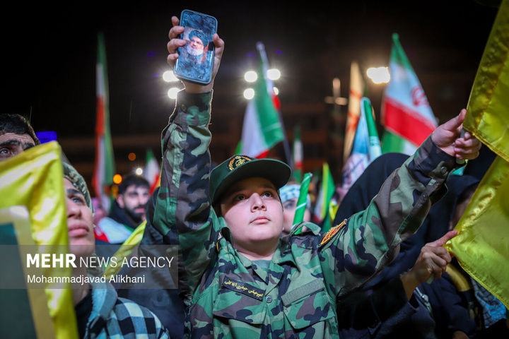 اجتماع حمایت از رزمندگان در مقابله با دشمن آمریکایی - صهیونی