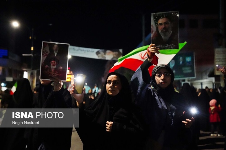 تجمع شبانه مردم در حمایت از مدافعان وطن - بابل