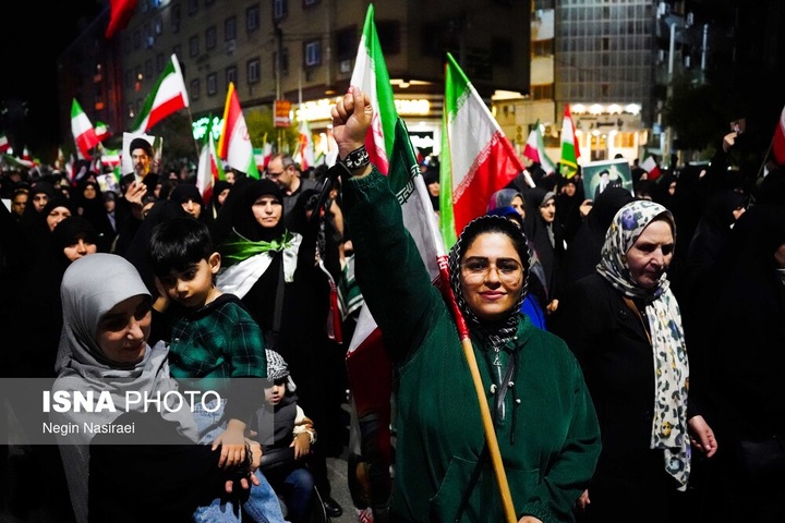 تجمع شبانه مردم در حمایت از مدافعان وطن - بابل