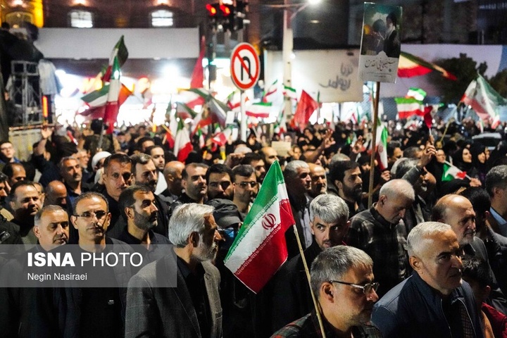 تجمع شبانه مردم در حمایت از مدافعان وطن - بابل