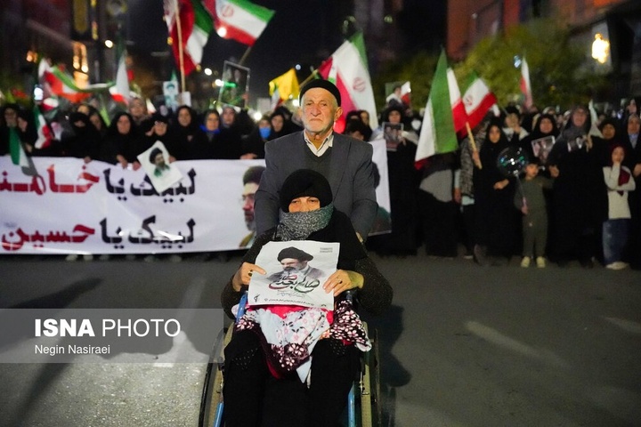 تجمع شبانه مردم در حمایت از مدافعان وطن - بابل