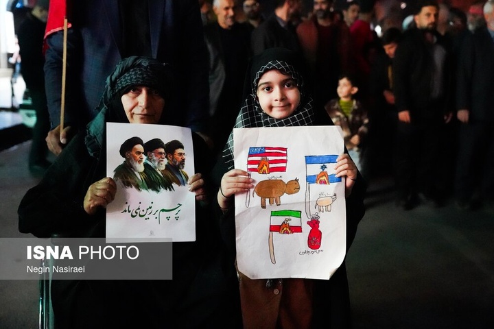 تجمع شبانه مردم در حمایت از مدافعان وطن - بابل