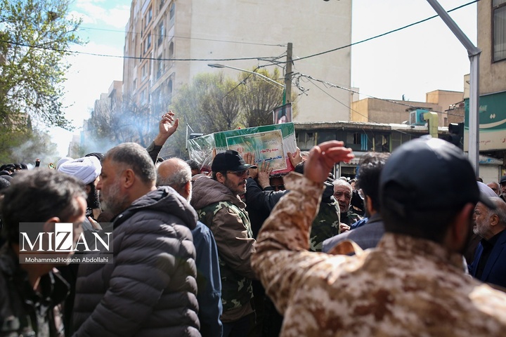 مراسم تشییع خانواده شهیدان شادکامی