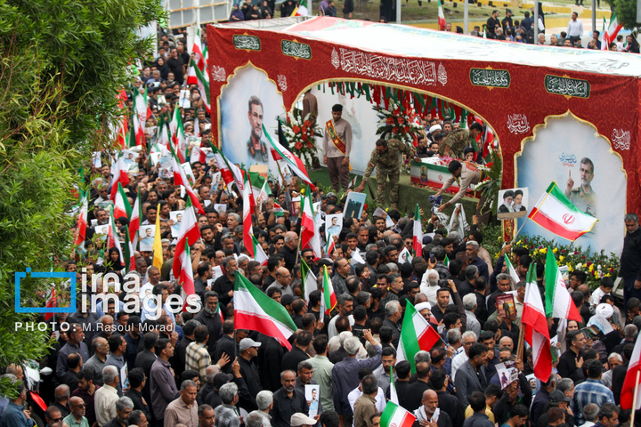 مراسم تشییع پیکر شهید علیرضا تنگسیری در بندرعباس