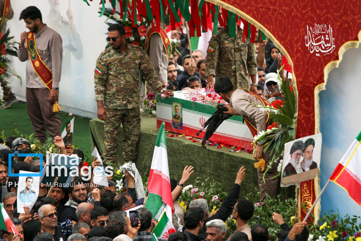 مراسم تشییع پیکر شهید علیرضا تنگسیری در بندرعباس