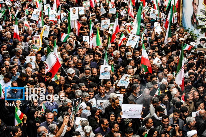 مراسم تشییع پیکر شهید علیرضا تنگسیری در بندرعباس