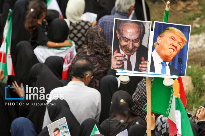 مراسم تشییع پیکر شهید علیرضا تنگسیری در بندرعباس