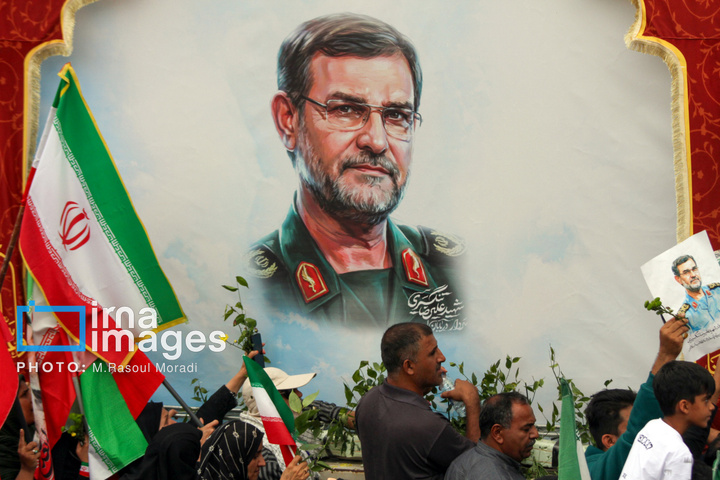 مراسم تشییع پیکر شهید علیرضا تنگسیری در بندرعباس