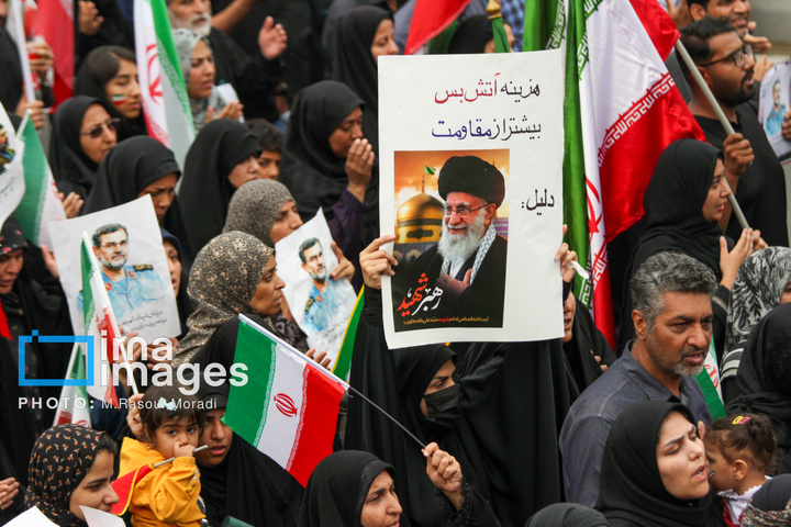 مراسم تشییع پیکر شهید علیرضا تنگسیری در بندرعباس