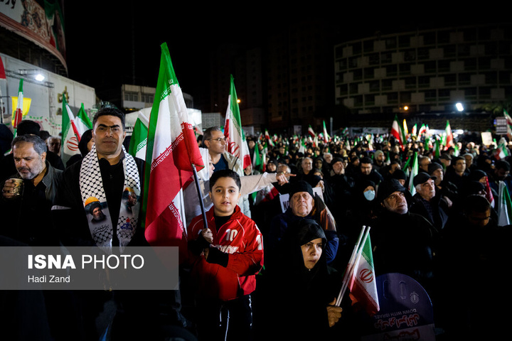 یک ایران هم نوا سرود ملی سردادند