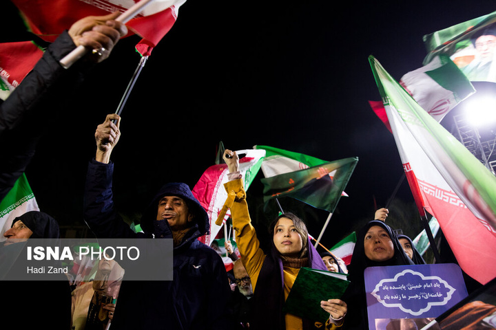 یک ایران هم نوا سرود ملی سردادند