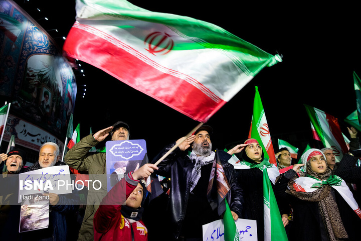 یک ایران هم نوا سرود ملی سردادند