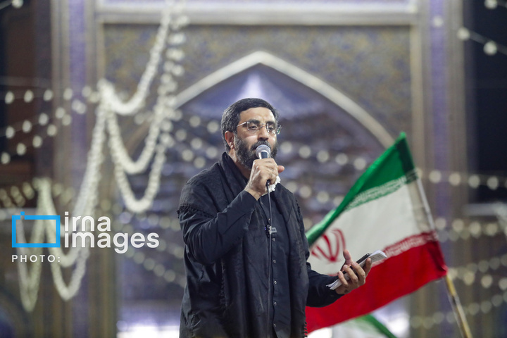 اهتزاز پرچم و تجدید بیعت با نظام جمهوری اسلامی ایران در حرم مطهر رضوی