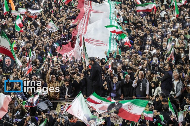 اهتزاز پرچم و تجدید بیعت با نظام جمهوری اسلامی ایران در حرم مطهر رضوی