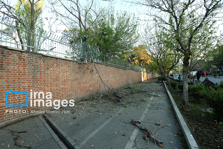 حمله آمریکا به سفارت سابق خود در تهران