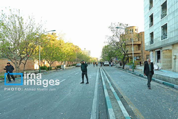 حمله آمریکا به سفارت سابق خود در تهران