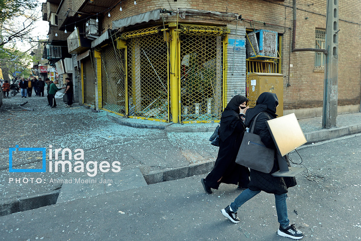 حمله آمریکا به سفارت سابق خود در تهران