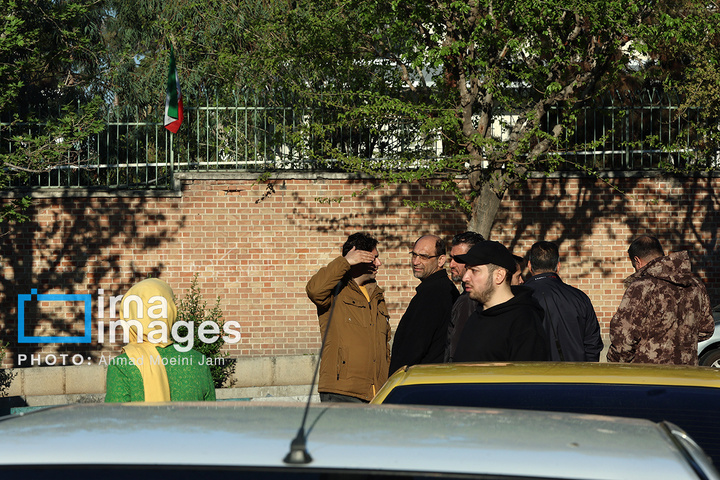 حمله آمریکا به سفارت سابق خود در تهران