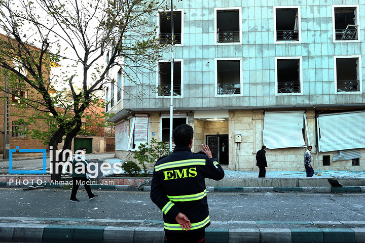 حمله آمریکا به سفارت سابق خود در تهران