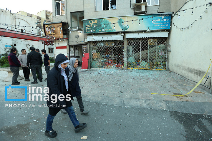 حمله آمریکا به سفارت سابق خود در تهران